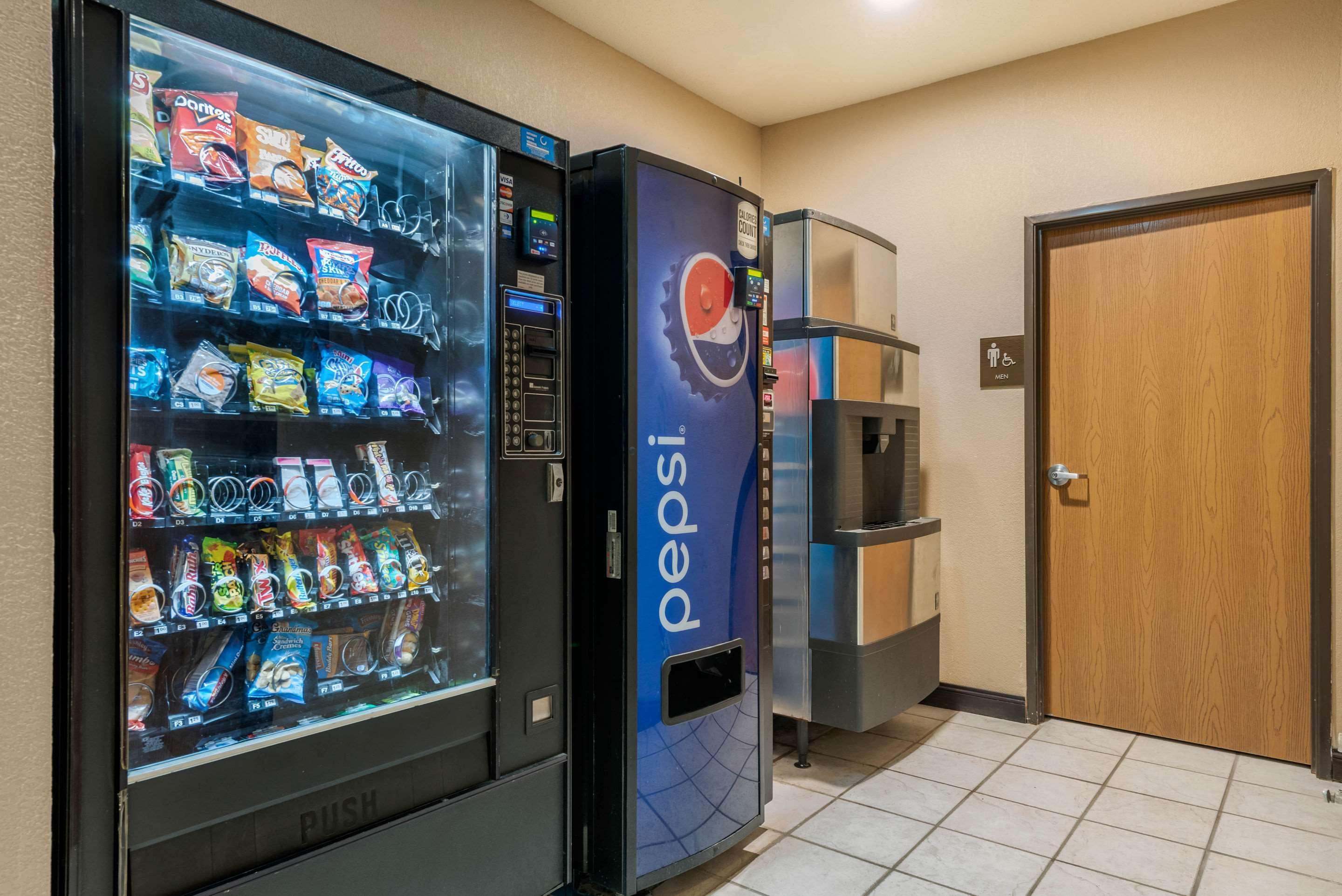 Comfort Inn Warren I-69 Εξωτερικό φωτογραφία