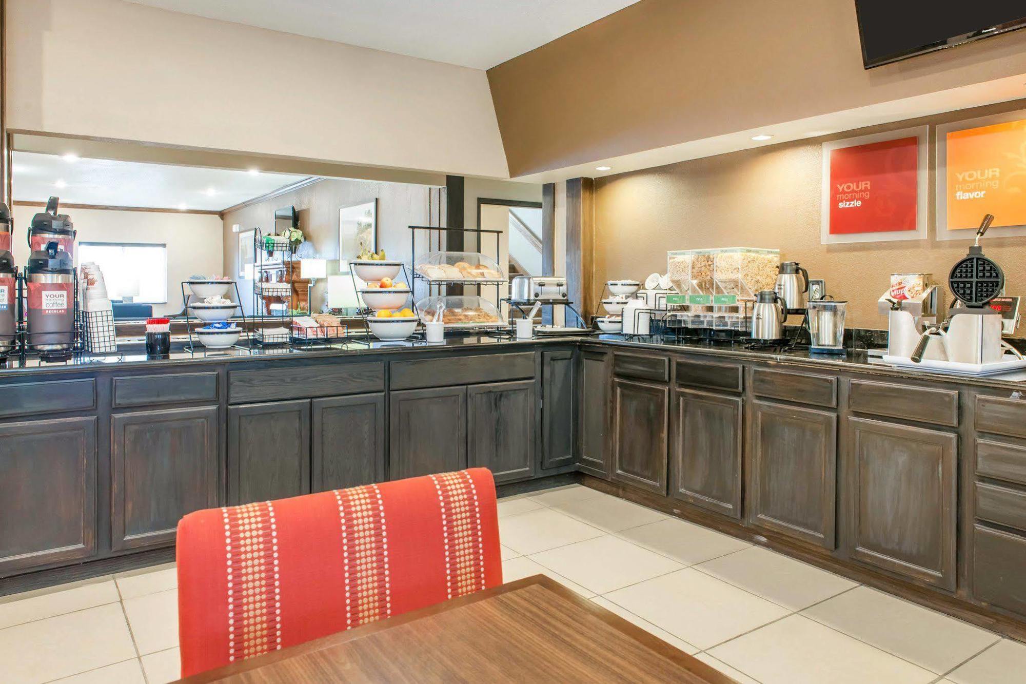 Comfort Inn Warren I-69 Εξωτερικό φωτογραφία